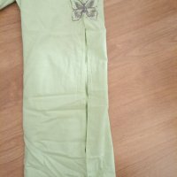 Зелен панталон с бродерия пеперуди, с цепка отстрани на бедрото, снимка 5 - Панталони - 38844623