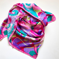 Цветен прекрасен копринен шал, снимка 5 - Шалове - 44808608