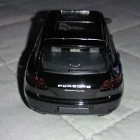 Bburago Porsche Macan 1:43 black, снимка 4 - Колекции - 38825888