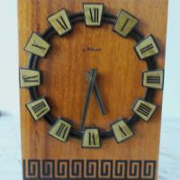 Часовник "Маяк", снимка 1 - Антикварни и старинни предмети - 44745857
