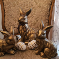  Порцеланови Великденски зайци, ръчно рисувани., снимка 3 - Статуетки - 36359420