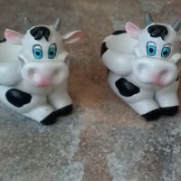 Две декоративни крави поставки за свещ, снимка 1 - Статуетки - 41836587