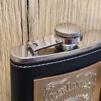Подаръчна манерка Jack Daniels Tennessee whiskey лазерно гравирана неръждаема стомана и кожа, снимка 4 - Други - 41658036