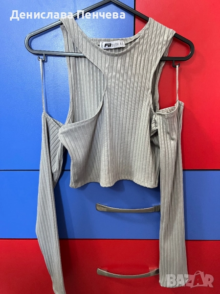 Къса блуза с голи рамене и ръкави, снимка 1