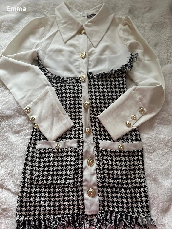 Уникална рокля със златни копчета, снимка 1