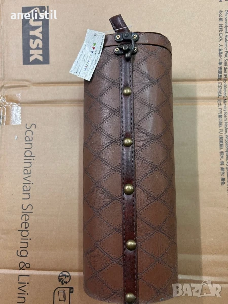 Нова елегантна кутия/тубус за вино - дърво и винтидж изкуствена кожа, снимка 1