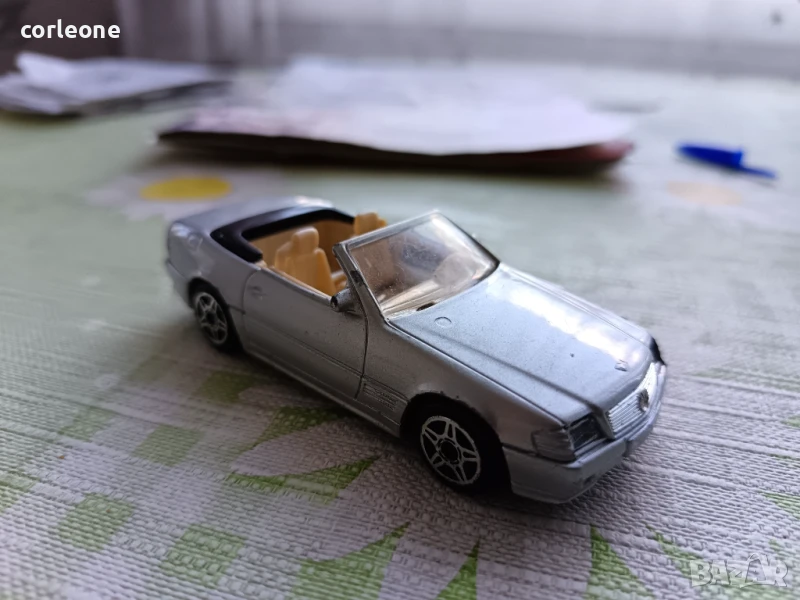Mercedes-Benz 300 SL - мащаб 1:43 на bBurago made in Italy, снимка 1