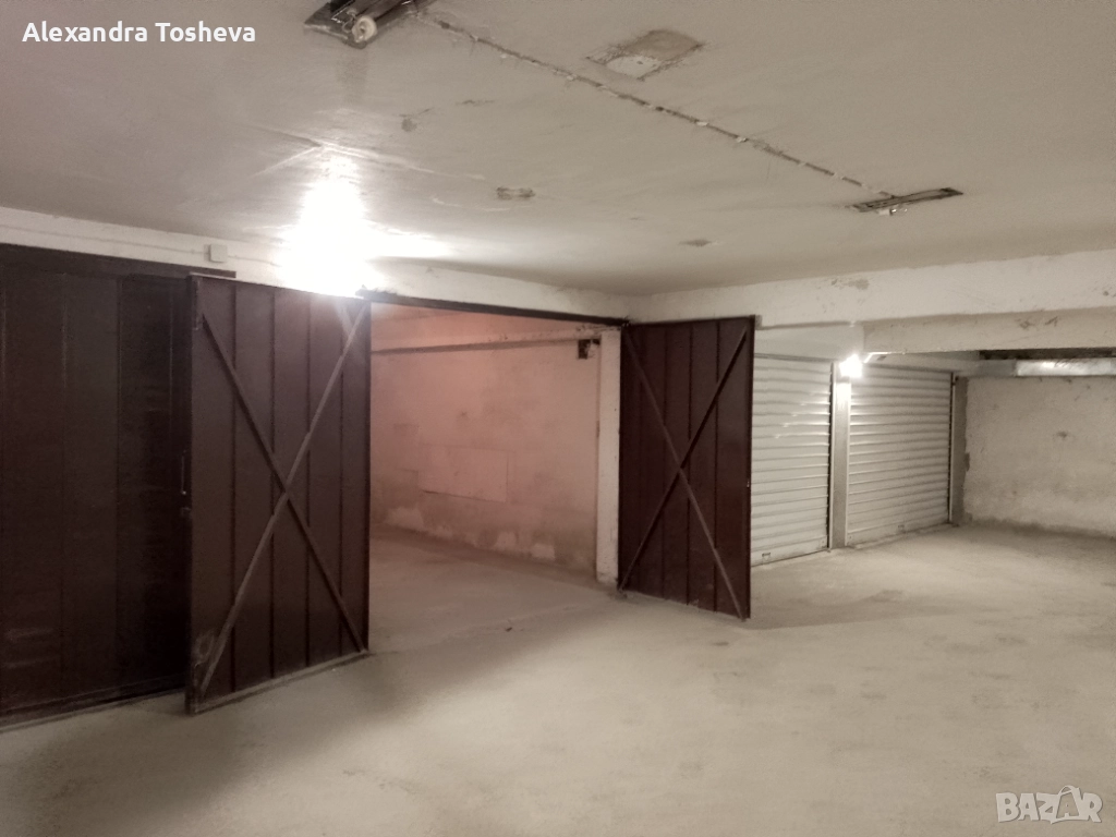 Продава подземен самостоятелен гараж , снимка 1