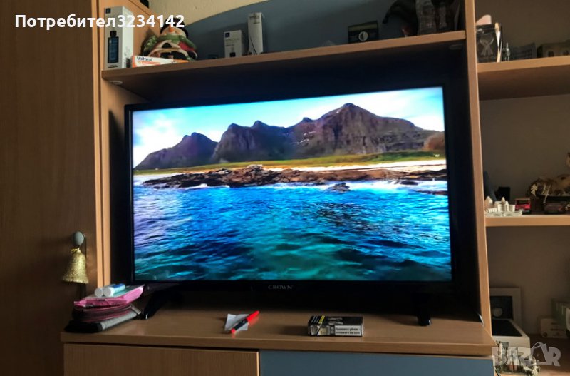 Смарт телевизор Crown 32 WiFi, снимка 1