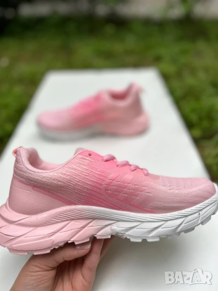 Дамски розови маратонки, снимка 1