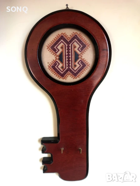 Страхотна Закачалка Ключ Със Бродерия, снимка 1