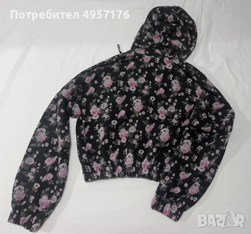 Дамски къс суичър с качулка и цветен принт (Crop hoodie), снимка 3 - Суичъри - 56215137