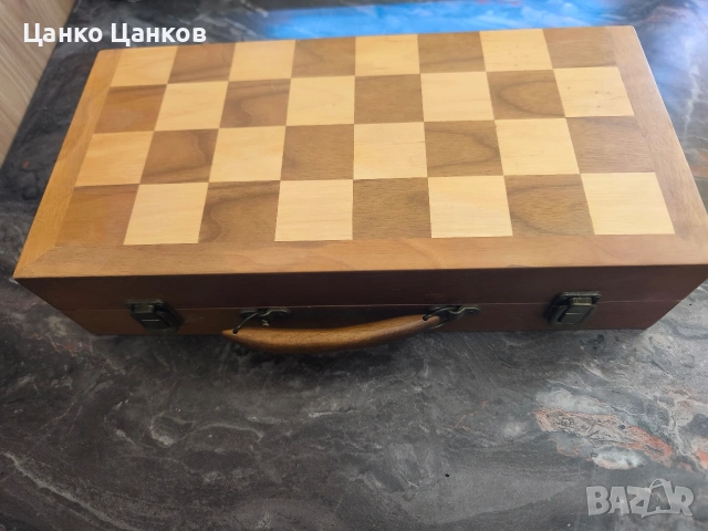 Продавам комплект шах, табла и барбут 