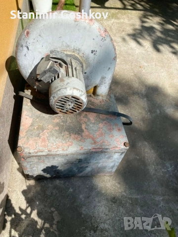продавам трифазен прахоулавител за абразив за професионален шмиргел., снимка 3 - Други машини и части - 51492183