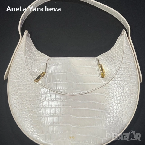 Оригинална чантичка на JW PEI, снимка 2 - Чанти - 52859350