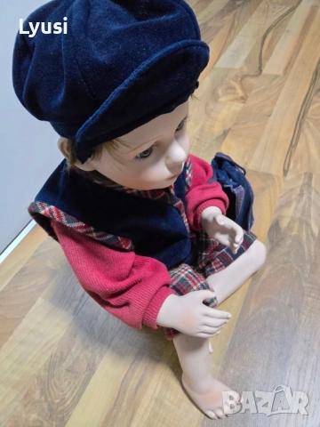 Колекционерска порцеланова кукла Annabell Collection – „Johnny“ (№637, 1994 г.), снимка 5 - Колекции - 52924122