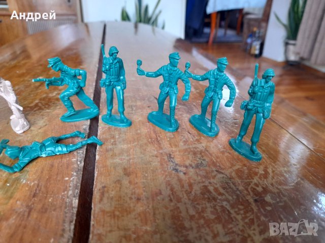 Стари фигурки Войници #8, снимка 3 - Колекции - 41308908