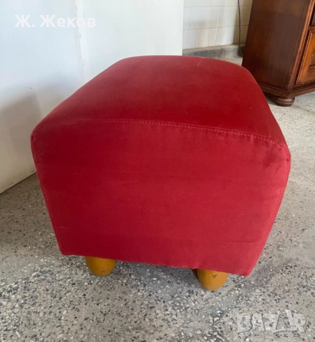 Табуретка, снимка 2 - Дивани и мека мебел - 52876690