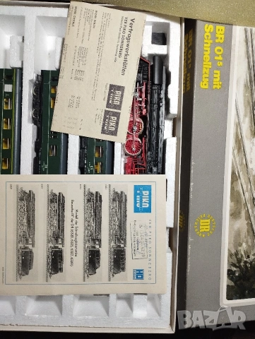 Парен локомотив Piko BR01⁵ + три вагона HO 1/87, снимка 3 - Колекции - 53459230