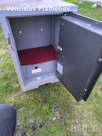 Метален сейф , снимка 3 - Сейфове и каси - 50252210