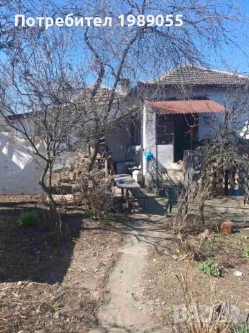 Къща с двор и бизнес сграда в гр Перник кв.Караманица, снимка 4 - Къщи - 53859725