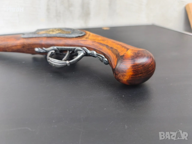 Кремъчен пистолет Реплика за възстановки и декорация , снимка 11 - Антикварни и старинни предмети - 53719338