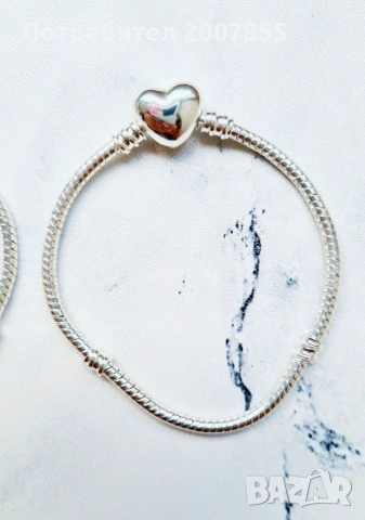 Сребърни дамски гривни Pandora , снимка 3 - Гривни - 53790643