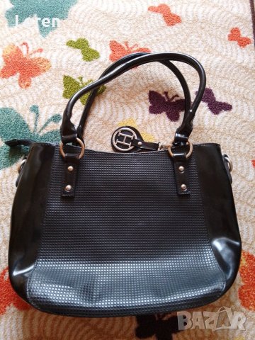 Подарявам!Дамска черна чанта, снимка 2 - Чанти - 39354749
