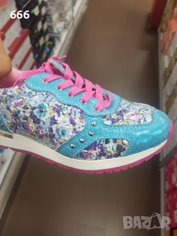 Обувки, снимка 2 - Детски боти и ботуши - 42393849