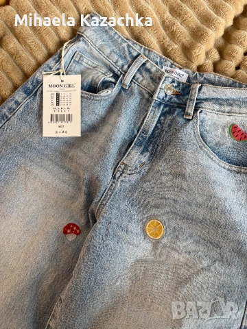 Дънки с бродерия 🍌🍊🍎🍑🥑🍒🍉чисто нови нейзползвани размер Xc лека еластичност с етикет , снимка 2 - Дънки - 53720900