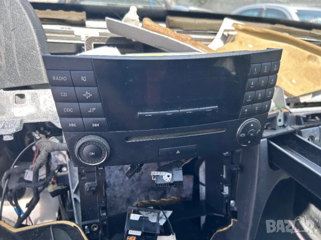 A2118209889 Радио за Мерцедес Е класа W211 Модел 2002 2003 2004 2005 2006 