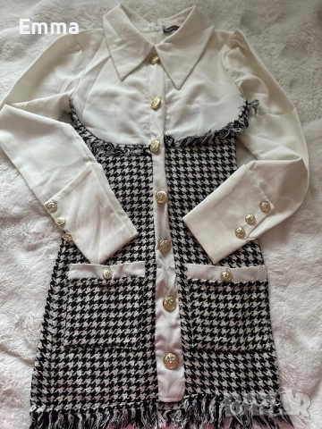 Уникална рокля със златни копчета