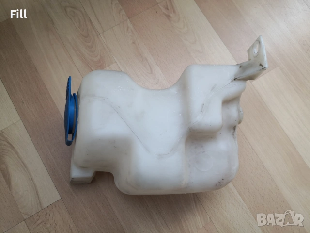 Golf 4 казанче за течност за чистачки, снимка 2 - Части - 53744709