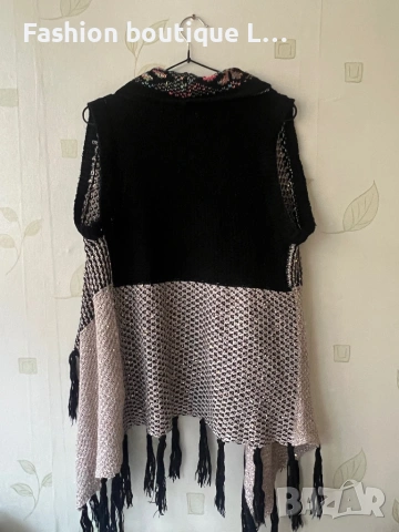 Уникална плетена жилетка с асиметрична кройка и различни цветове парчета плат, снимка 6 - Жилетки - 53176276