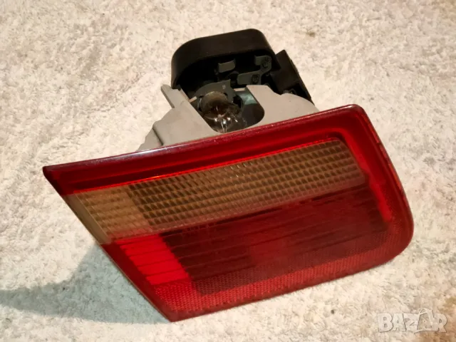 Лява стоп светлина - вътрешна част за багажник на BMW E46 Комби, снимка 3 - Части - 48122408