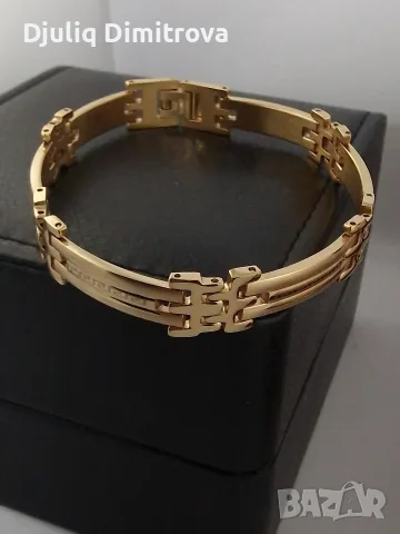 Дамска гривна с троен линеен дизайн от медицинска стомана с 18K позлата