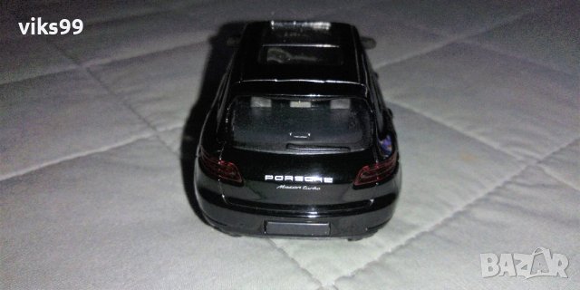 Bburago Porsche Macan 1:43 black, снимка 4 - Колекции - 38825888