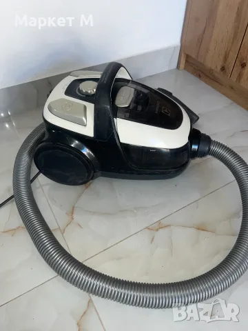 Прахосмукачка Electrolux Z9930EL – 800W, циклонна, без торба, снимка 2 - Прахосмукачки - 56121984