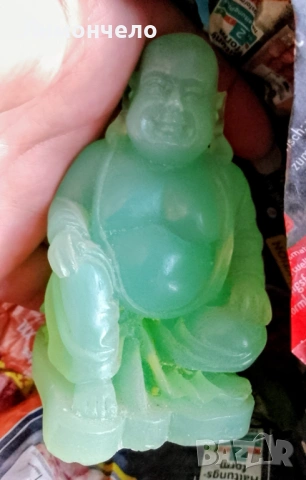 Старинна статуетка на Буда 