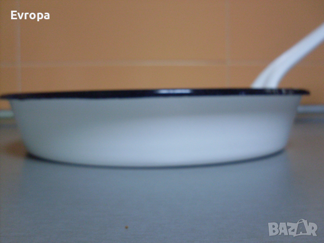 Емайлиран тиган- 24см., снимка 6 - Съдове за готвене - 44657459