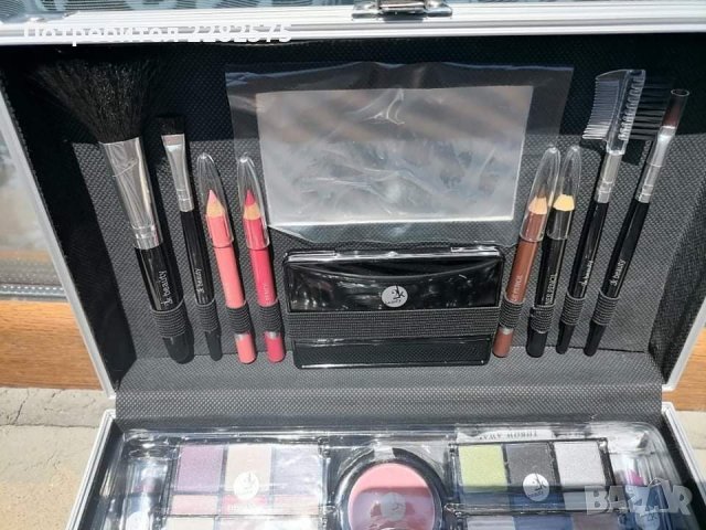 Метално куфарче с гримове с немско качество , снимка 4 - Комплекти и лотове - 38881844