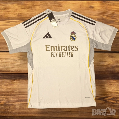 Футболен екип Реал Мадрид 2025/26