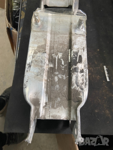 Буфер рог рогче основа колонка мерцедес ц класа w204 алуминиева греда лява и дясна, снимка 1