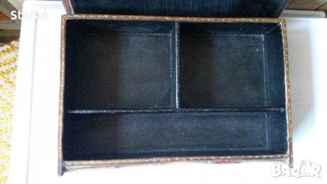 Кутия за бижута "Книга", снимка 4 - Антикварни и старинни предмети - 4233353