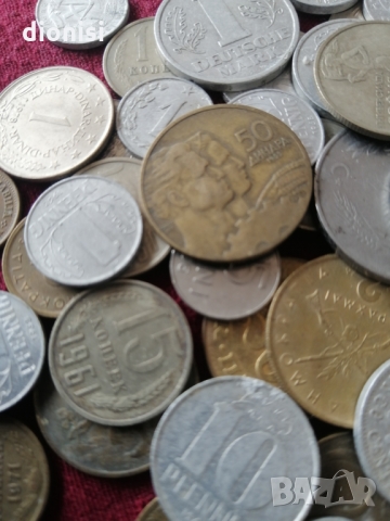 Български и чужди стотинки монети всички заедно се продават , снимка 9 - Нумизматика и бонистика - 36053553