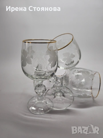 5 броя кристални чаши за вино Bohemia. Златен, плътен кант и гравюра с гроздов декор, снимка 9 - Чаши - 53390477