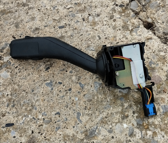 лостче на волана за чистачки- 1K0953519C - VW Golf 5, снимка 5 - Части - 44528749