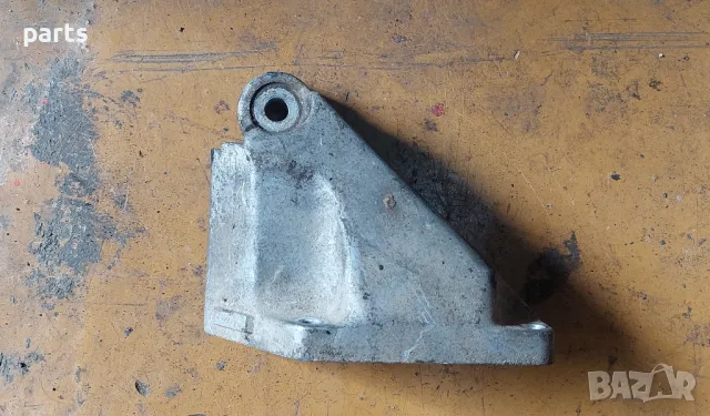 Лапа Двигател Лексус ИС200 - Тойота , снимка 2 - Части - 47720554