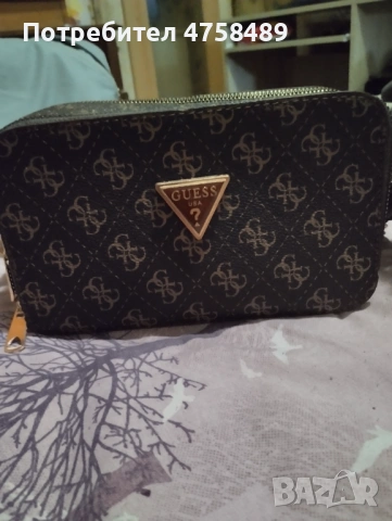 Едната е на паусе джиинс, две са на алеса и другата е на guss, снимка 4 - Чанти - 53752351