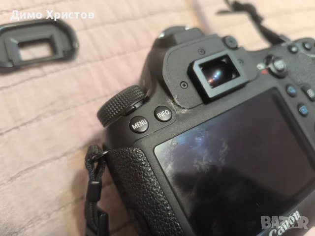 Продавам тяло Canon EOS 6D (WG) + грип, 2 батерии, кутия, зарядно, снимка 4 - Фотоапарати - 56004983